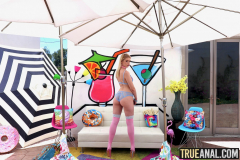 tra0171_chloecherry_100