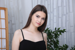 Pinky-Breeze-GIO1284-anal-03