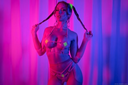 Scarlet Chase does neon anal