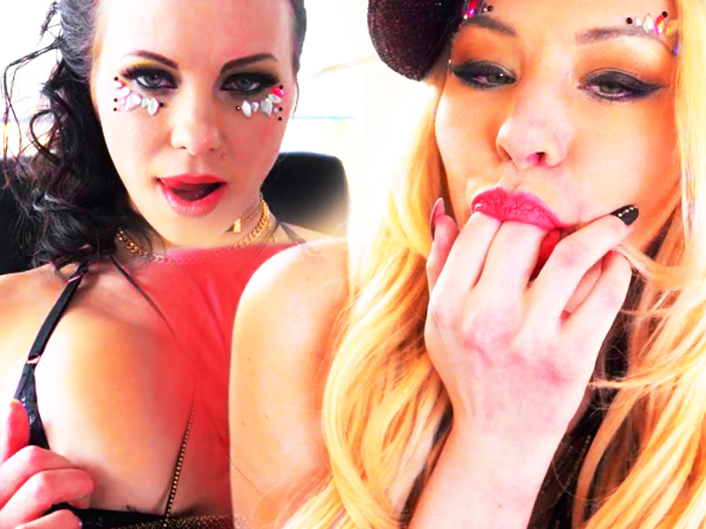 Alysa Gap Lola Taylor get double anal fucked